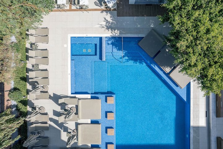 Pool 124 of 171
