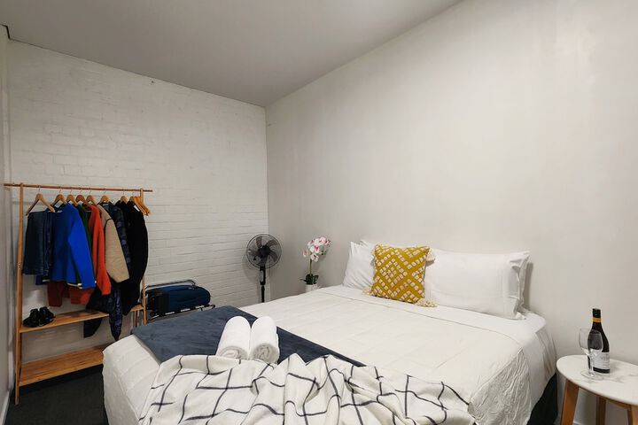 Room 42 of 123