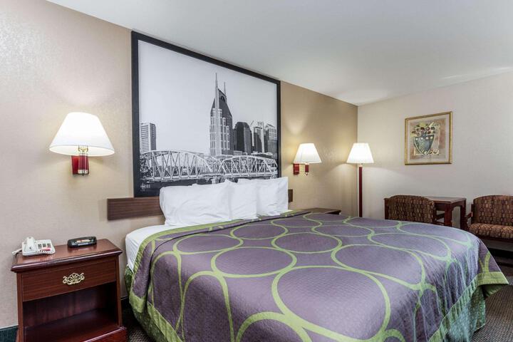 1 King Bed (12 of 17)
