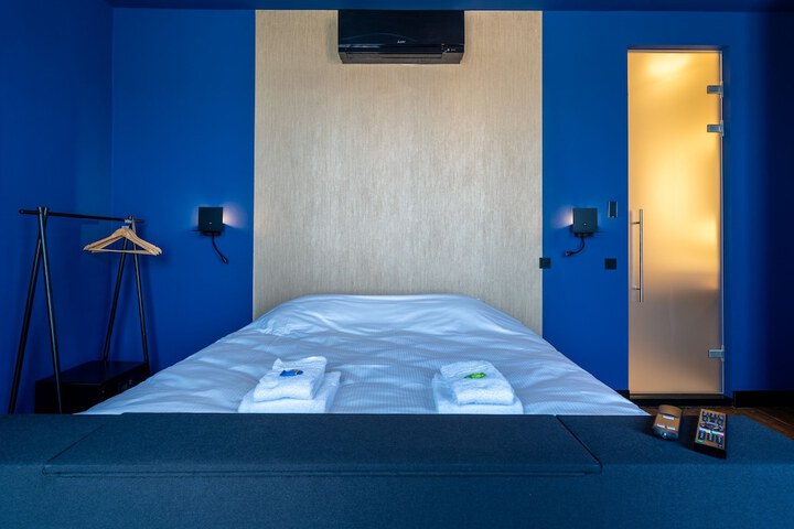 Room 3 of 58