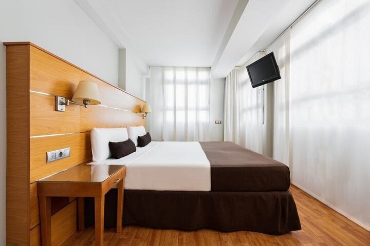 Room 13 of 90