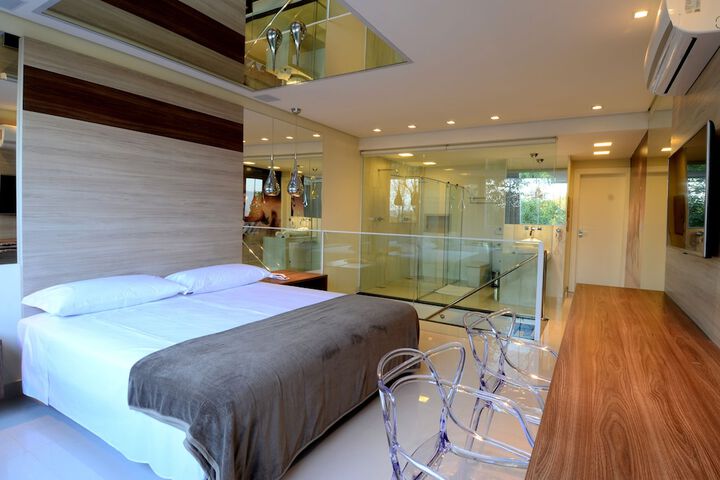 Room 3 of 37