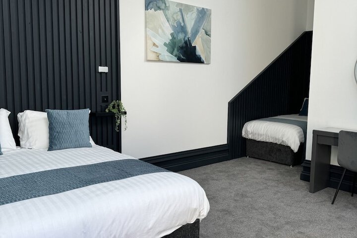 Room 15 of 28