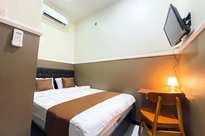 Room 12 of 30