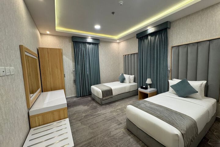 Room 27 of 47