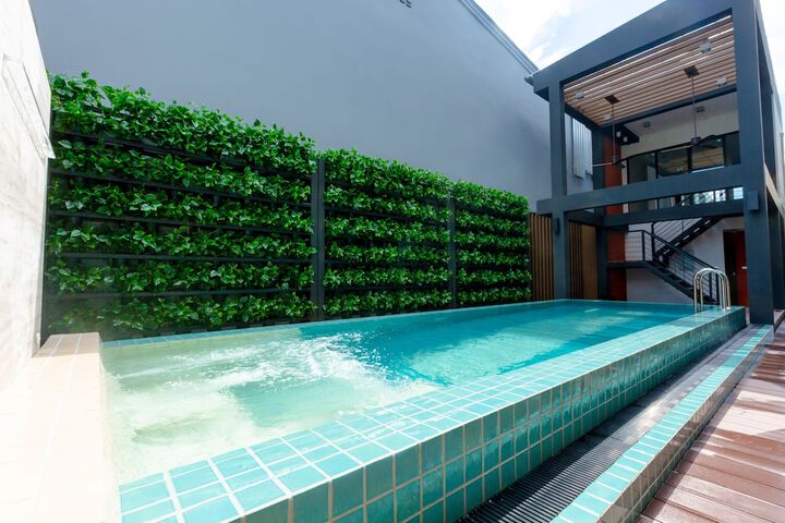Pool 26 of 40