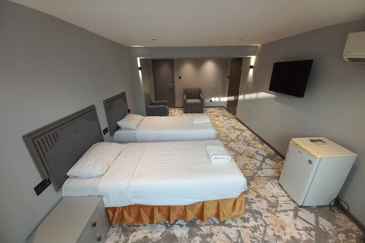 Room 16 of 50