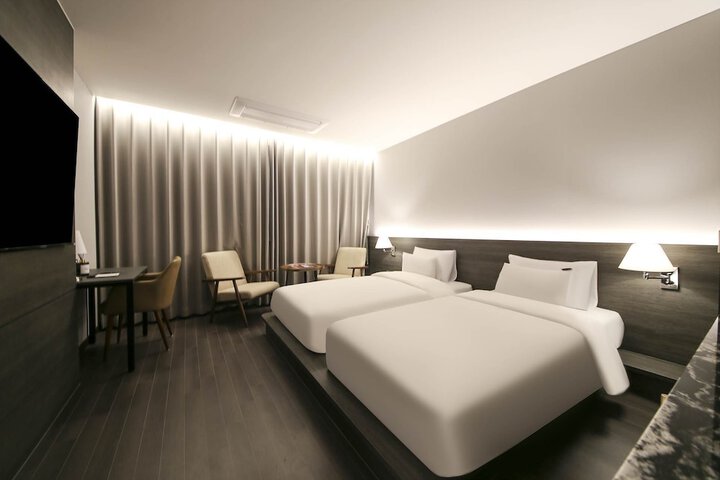Room 29 of 70
