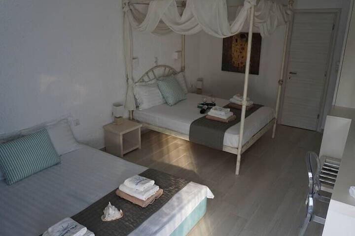 Room 13 of 44