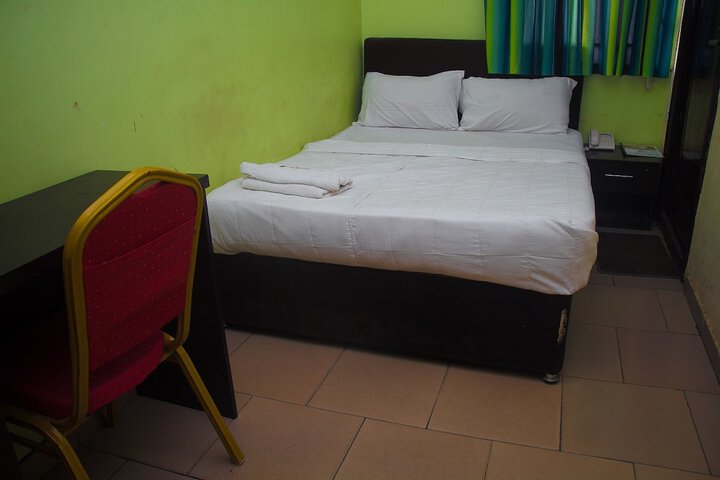 Room 3 of 35