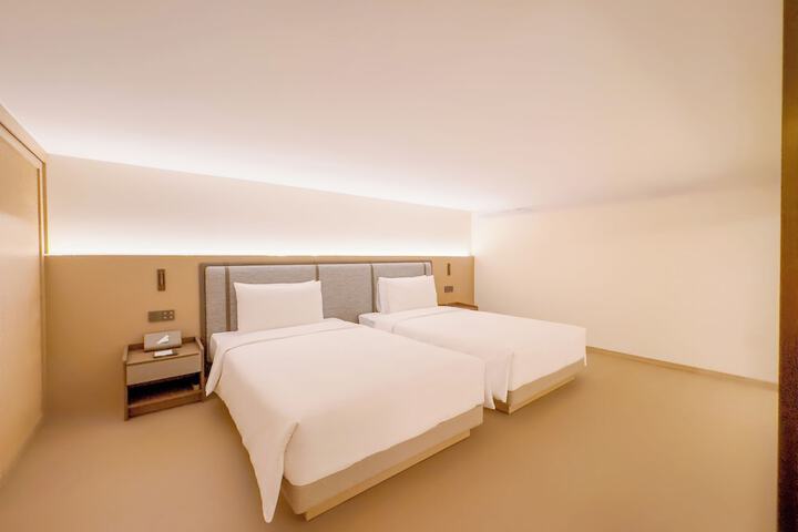 Room 21 of 56