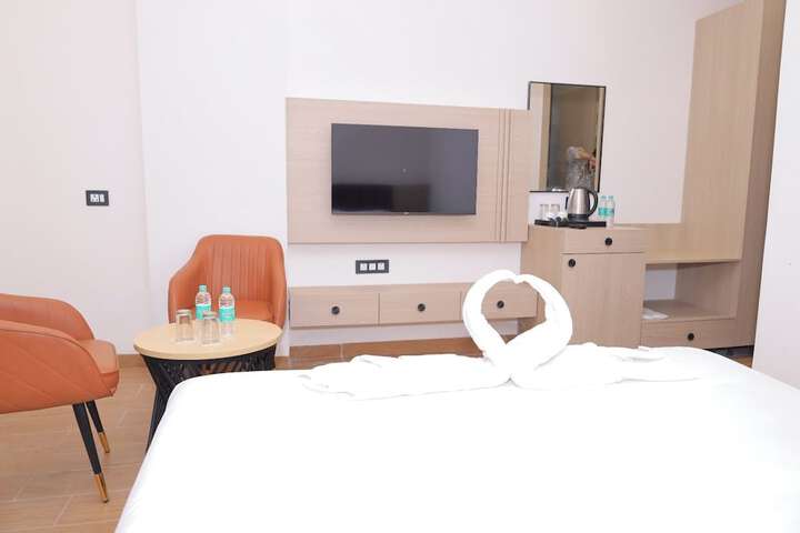 Room 15 of 38