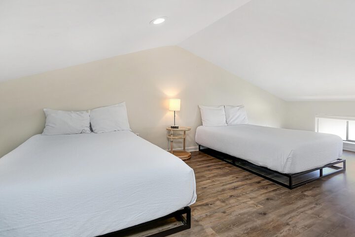 Room 2 of 41