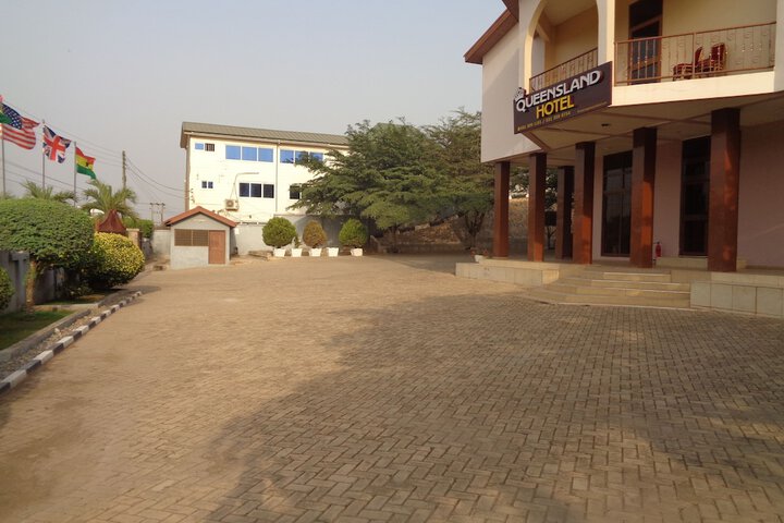 Property Grounds 34 of 36