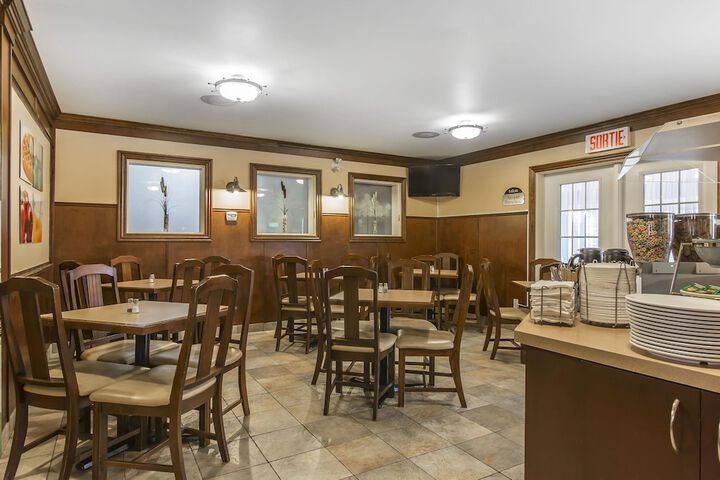 Breakfast area