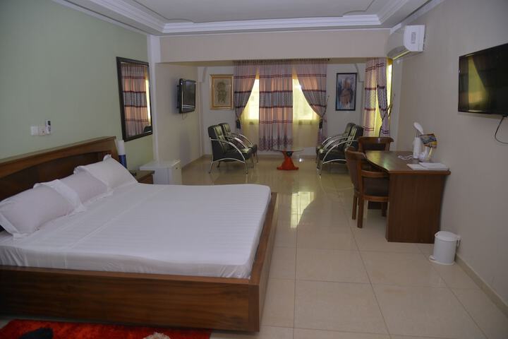 Room 10 of 31