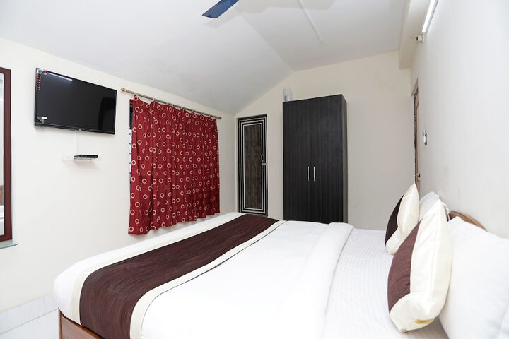 Room 11 of 24