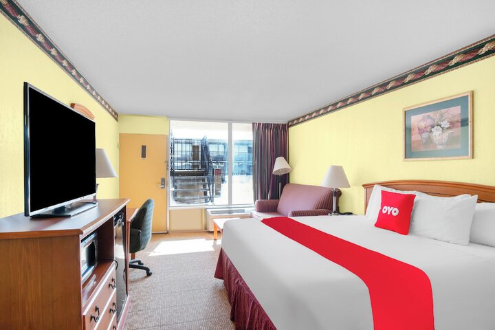 Standard Room, King or Two Doubles (4 of 10)