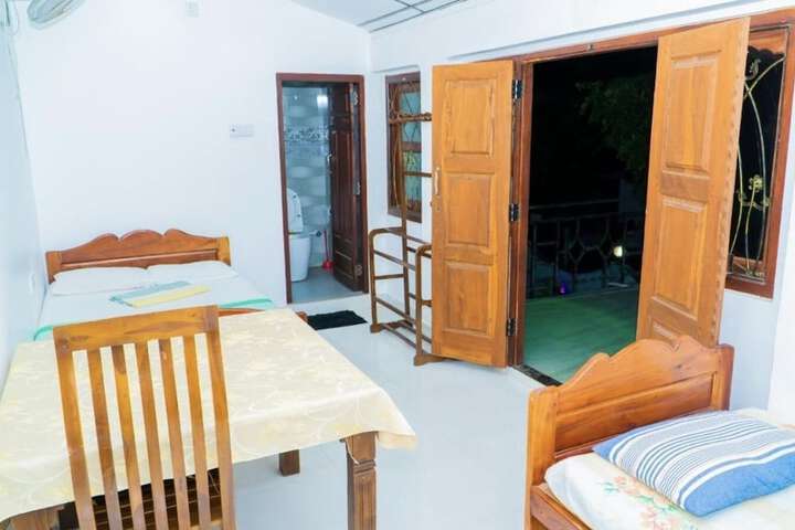 Room 4 of 7