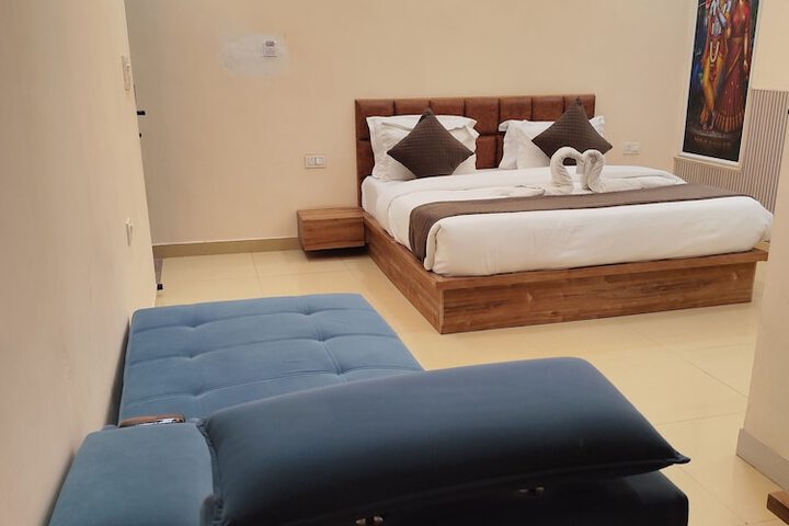 Room 32 of 56