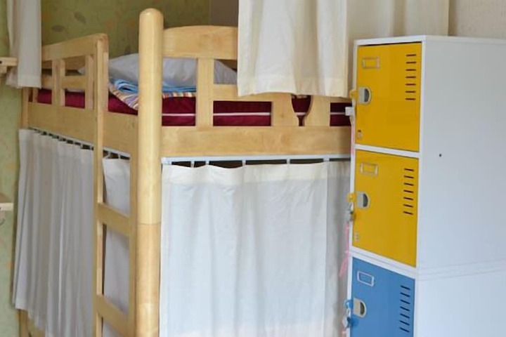 Room 18 of 38