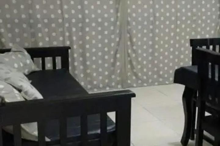 Room 6 of 19