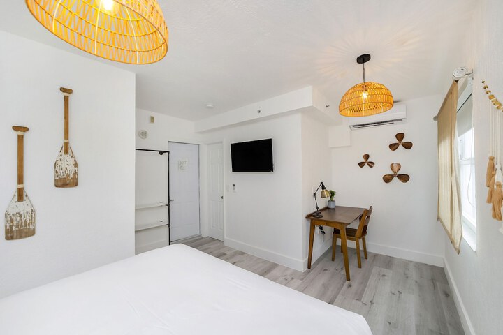 Room 12 of 48