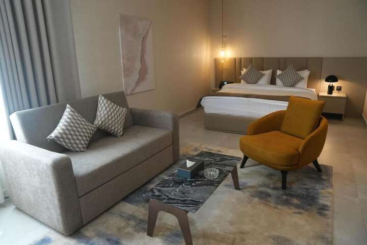 Room 7 of 13
