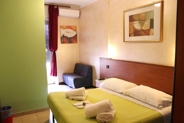 Hotel America in Milan