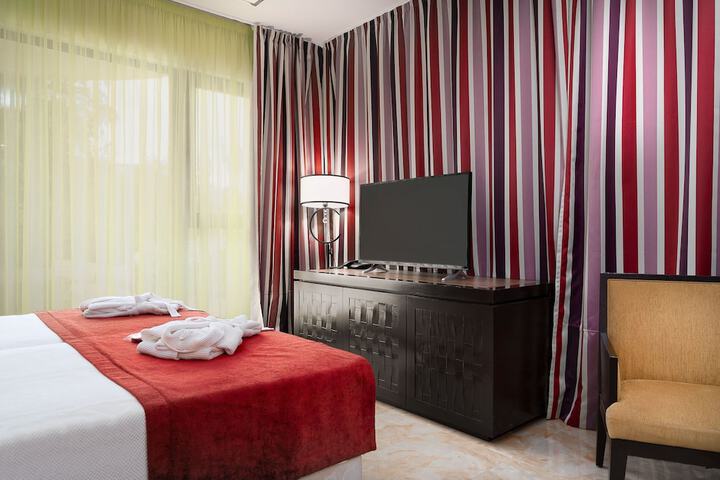Room 21 of 97