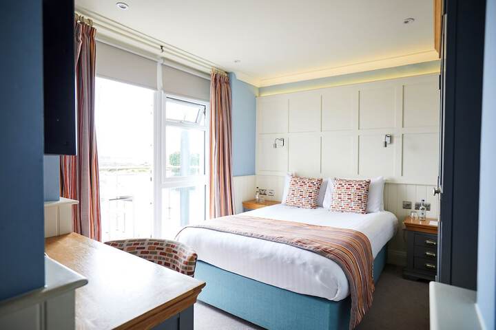 Room 7 of 75