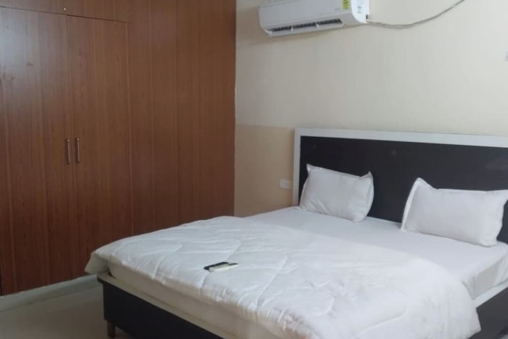 Room 7 of 36