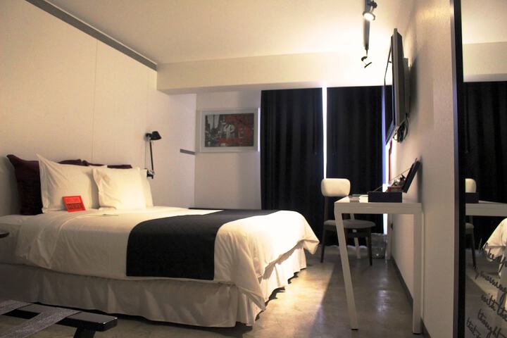 Room 9 of 82