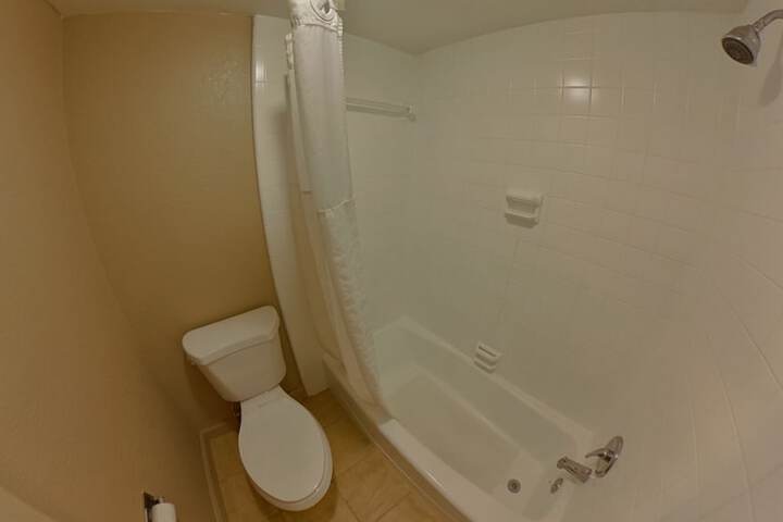 2 Double Beds (9 of 15)