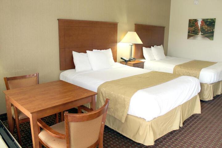 1 Queen Bed (9 of 9)