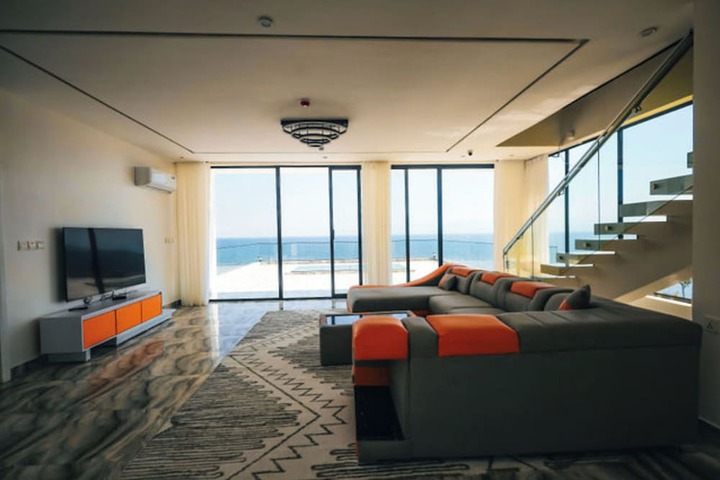 Room 16 of 74