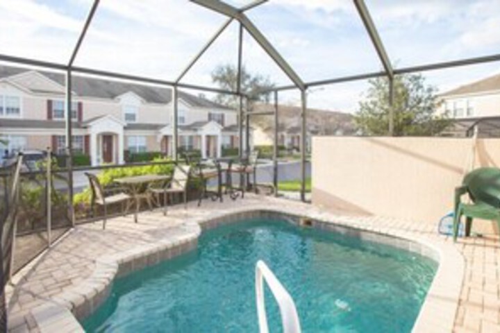 Pool 33 of 69