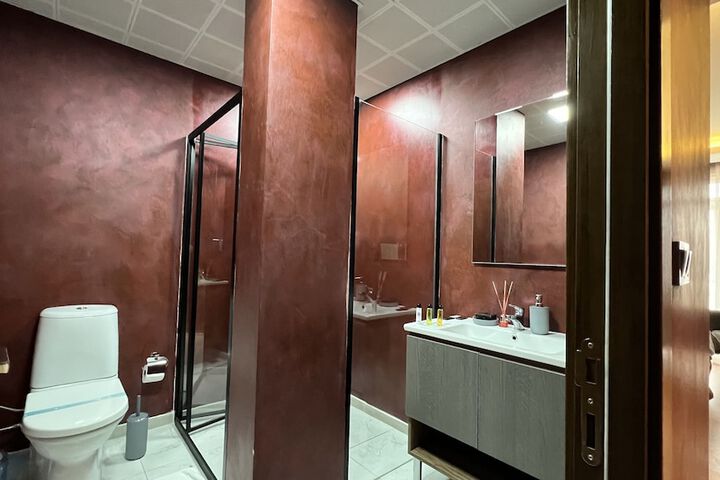 Room 53 of 71