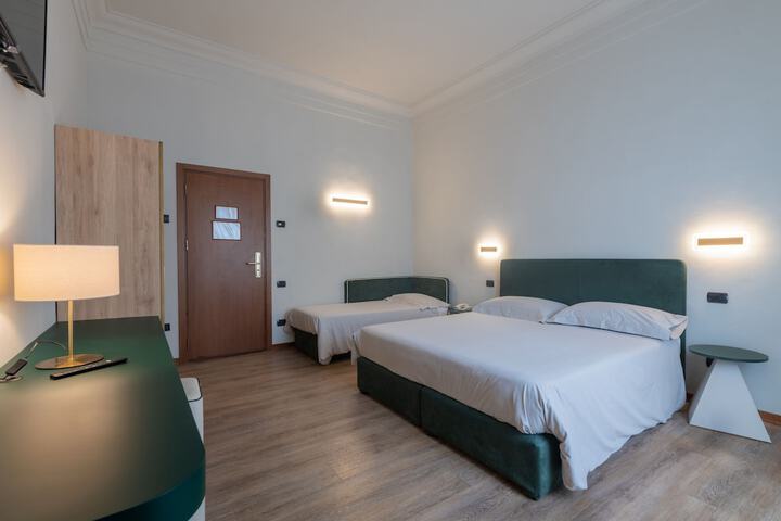 Room 28 of 47