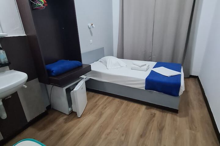 Room 53 of 103