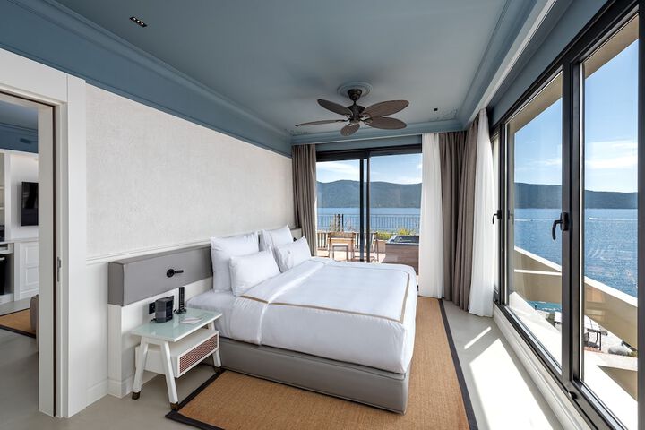 Room 9 of 261