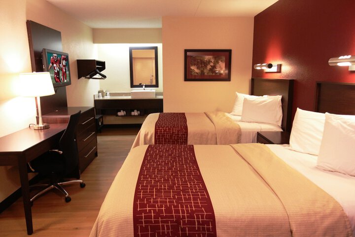 2 Double Beds (10 of 12)