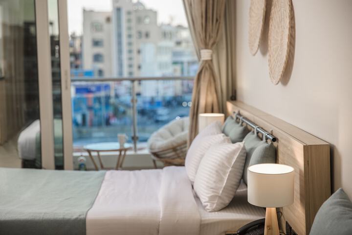 Room 42 of 307