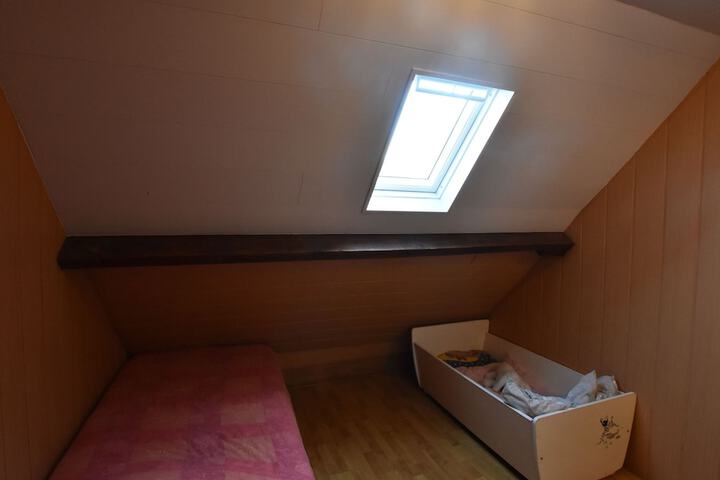 Room 9 of 74