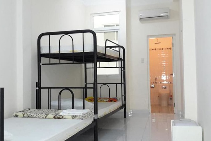 Room 13 of 34