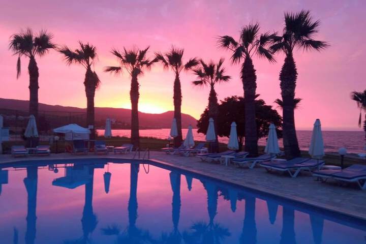 Pool Hotel
