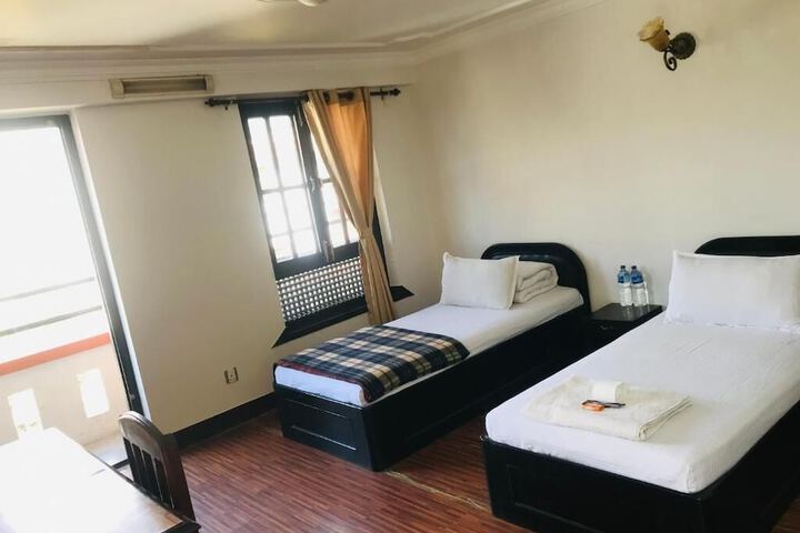 Room 6 of 31