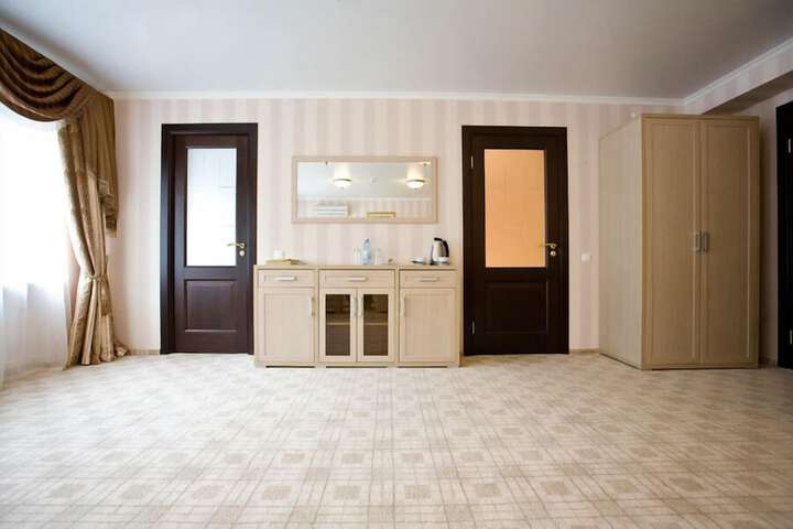 Room 41 of 93