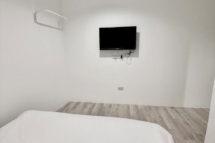 Room 18 of 60