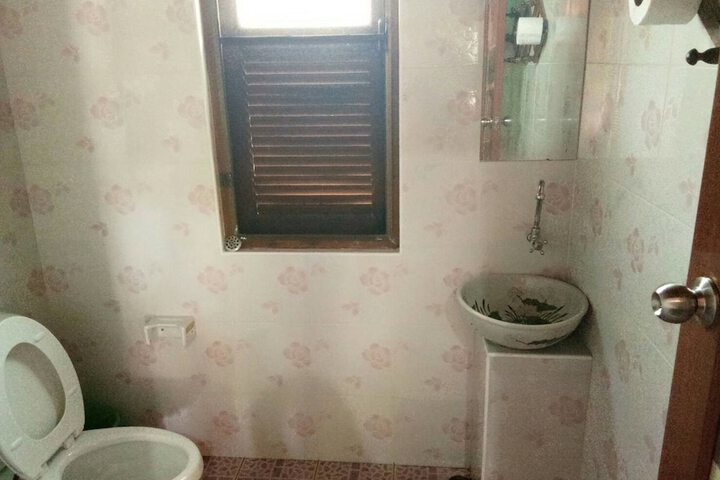 Room 18 of 25